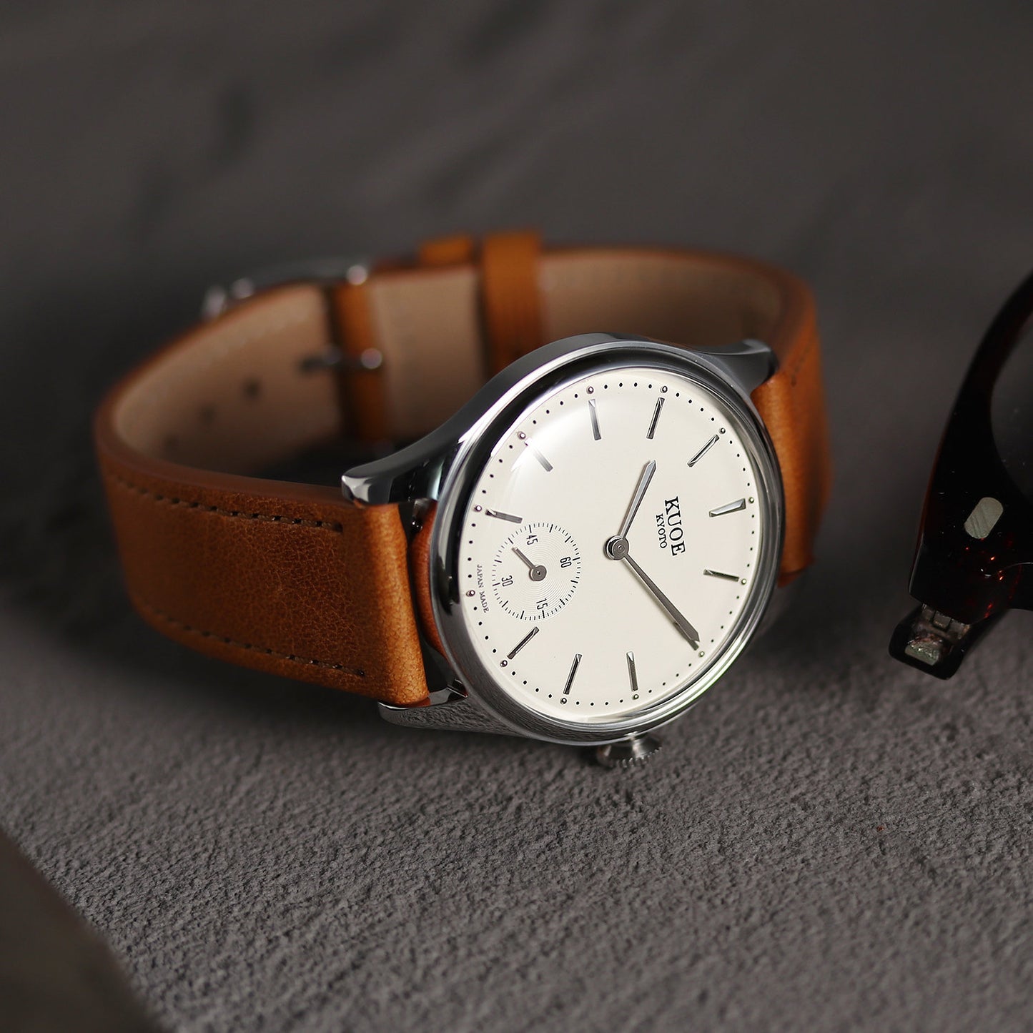 KUOE Old Smith 90-001, quartz watch, with Italian leather strap "Tan"