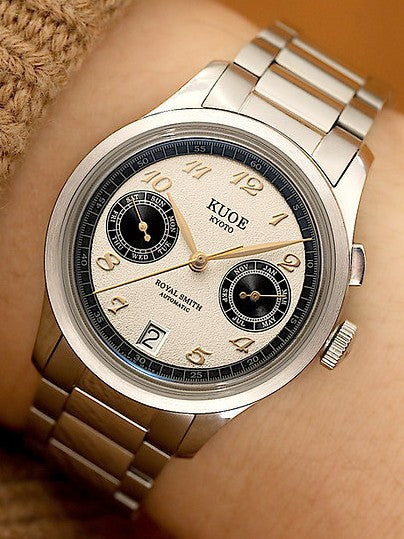 KUOE ROYAL SMITH 90-010 Automatic Panda x Grainy Finish Dial x Flat Link Bracelet and Display Back