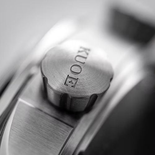 SOMBRERO 90-011, Gradation Navy, Linen Textured Dial, 20 BAR Water Resistant