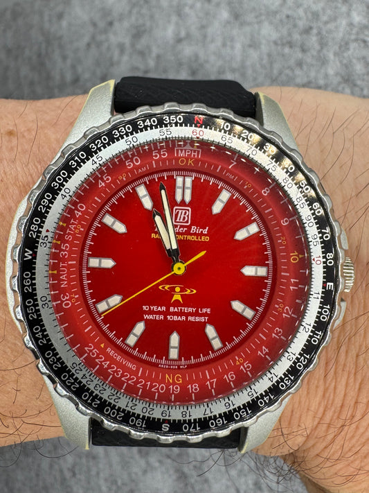 Citizen Thunder Bird – montre radio-pilotée JDM avec cadran rouge – quartz