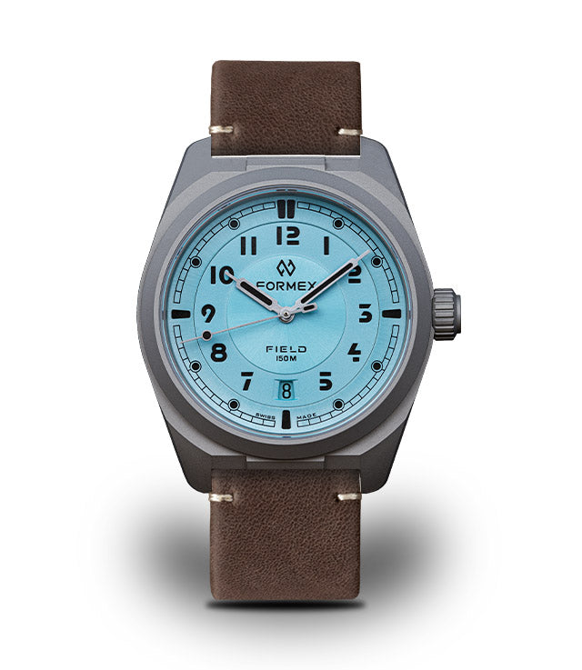 Formex Field Automatic Ice Blue 40 mm am braunen Caraffa-Lederband