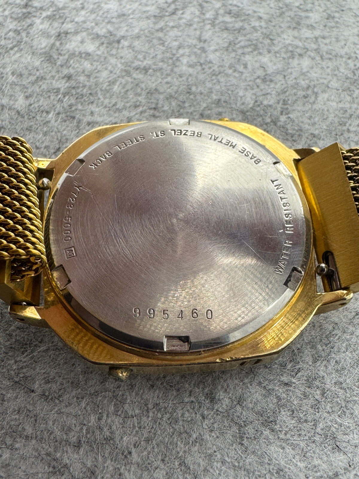 ALBA Quartz Y723-5000 – September 1989 – gold-plated digital watch with Milanese bracelet – serviced