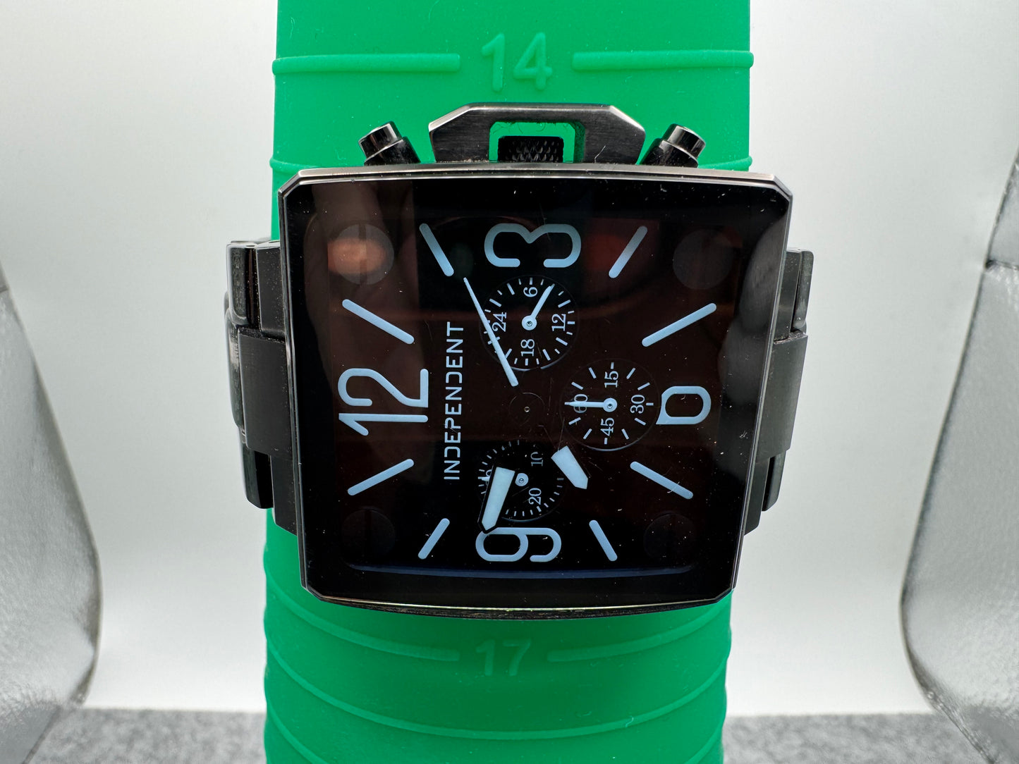 INDEPENDENT Chronograph J520-003473-01 – Square Series (Japan Mov’t)