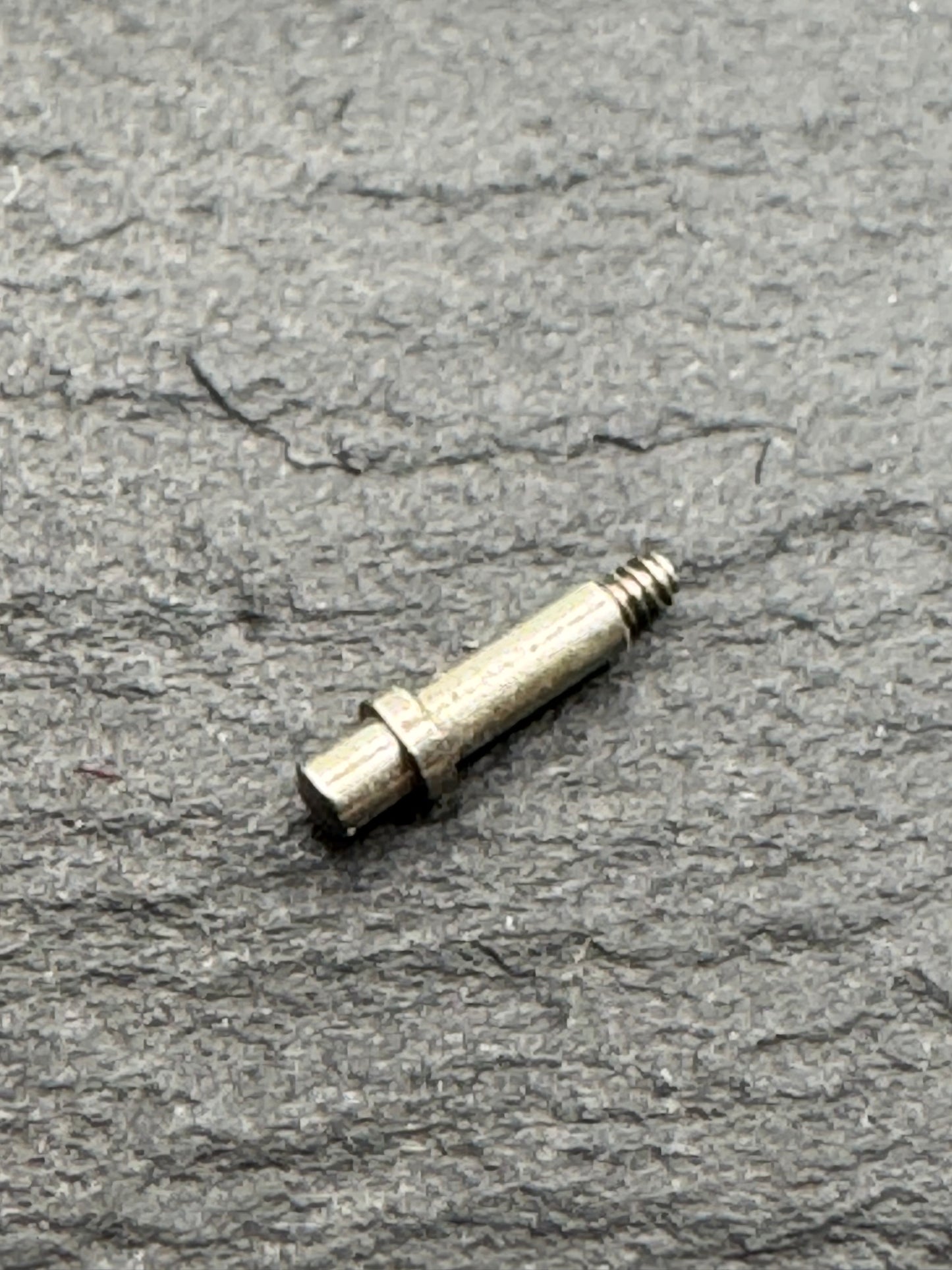 Genuine Seiko spare part – 押鳥捻(おしどりねじ)/ Setting Lever Screw for the Seiko "Merit", from new old stock (NOS) (1 piece)