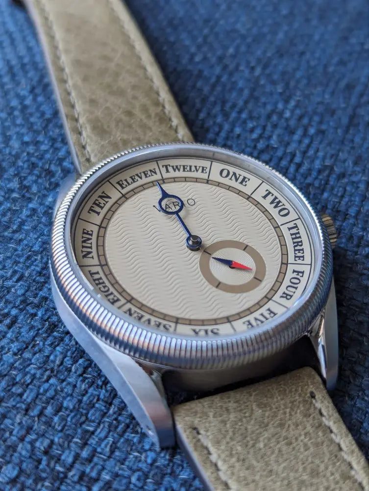 Vario Navi Single Hand Cloud White Small Seconds Compass 38 mm