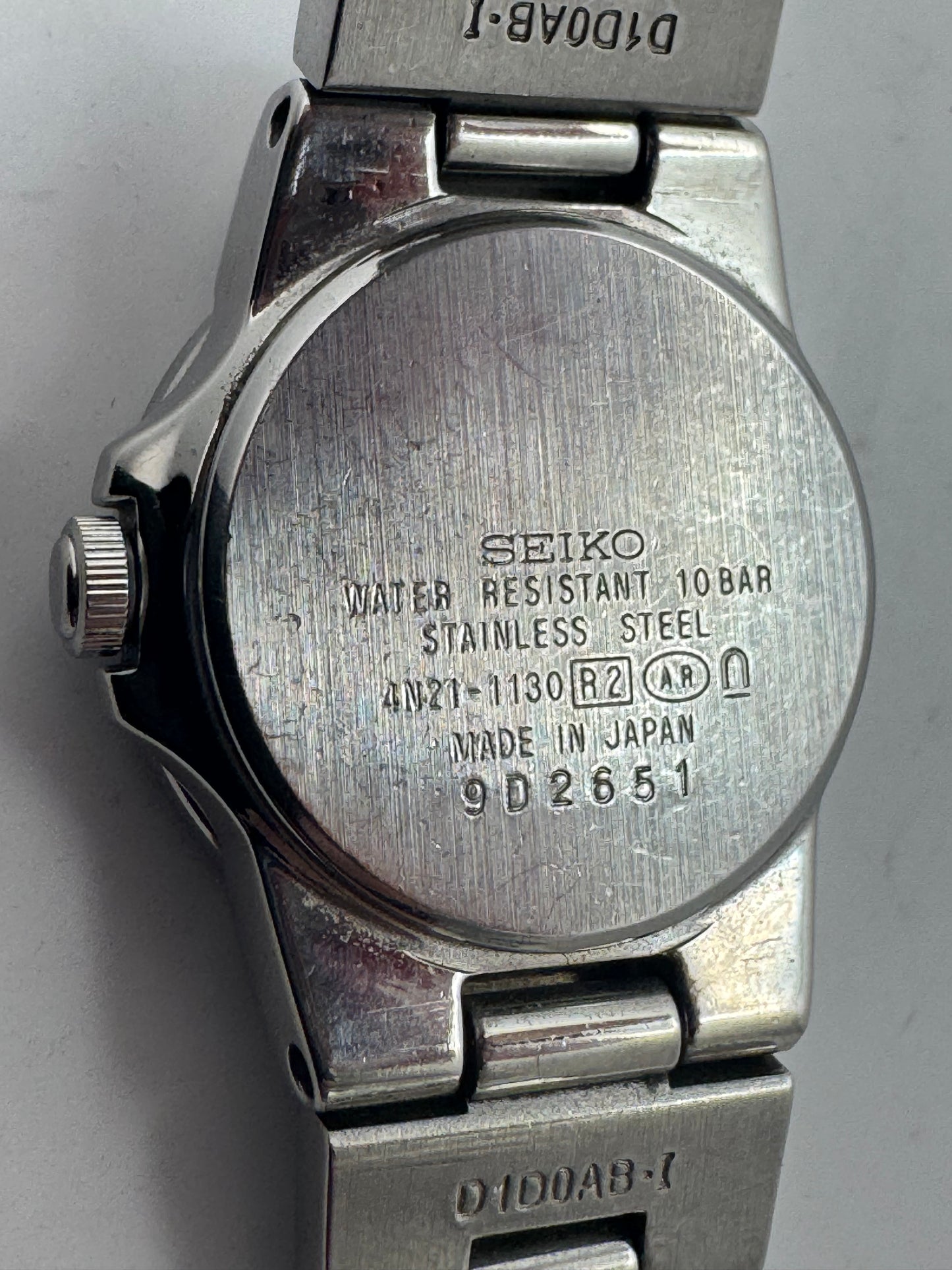 Seiko Lucia Quarz-Damenuhr (Ref. 4N21-1180), Dezember 1999, silbernes Zifferblatt, Original-Stahlarmband mit Ersatzgliedern