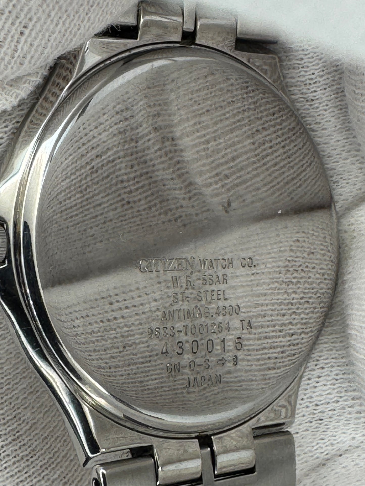 Citizen Forma – Ultra-flache JDM Dresswatch, ANTIMAG 4800 (März 1994)