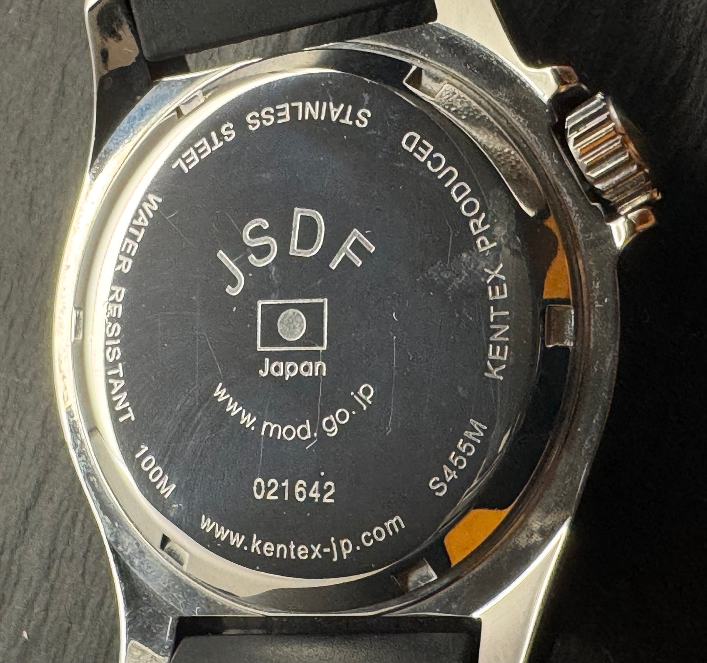 Kentex JSDF S455M – Japan Maritime Self-Defense Force Toolwatch mit strukturiertem Zifferblatt