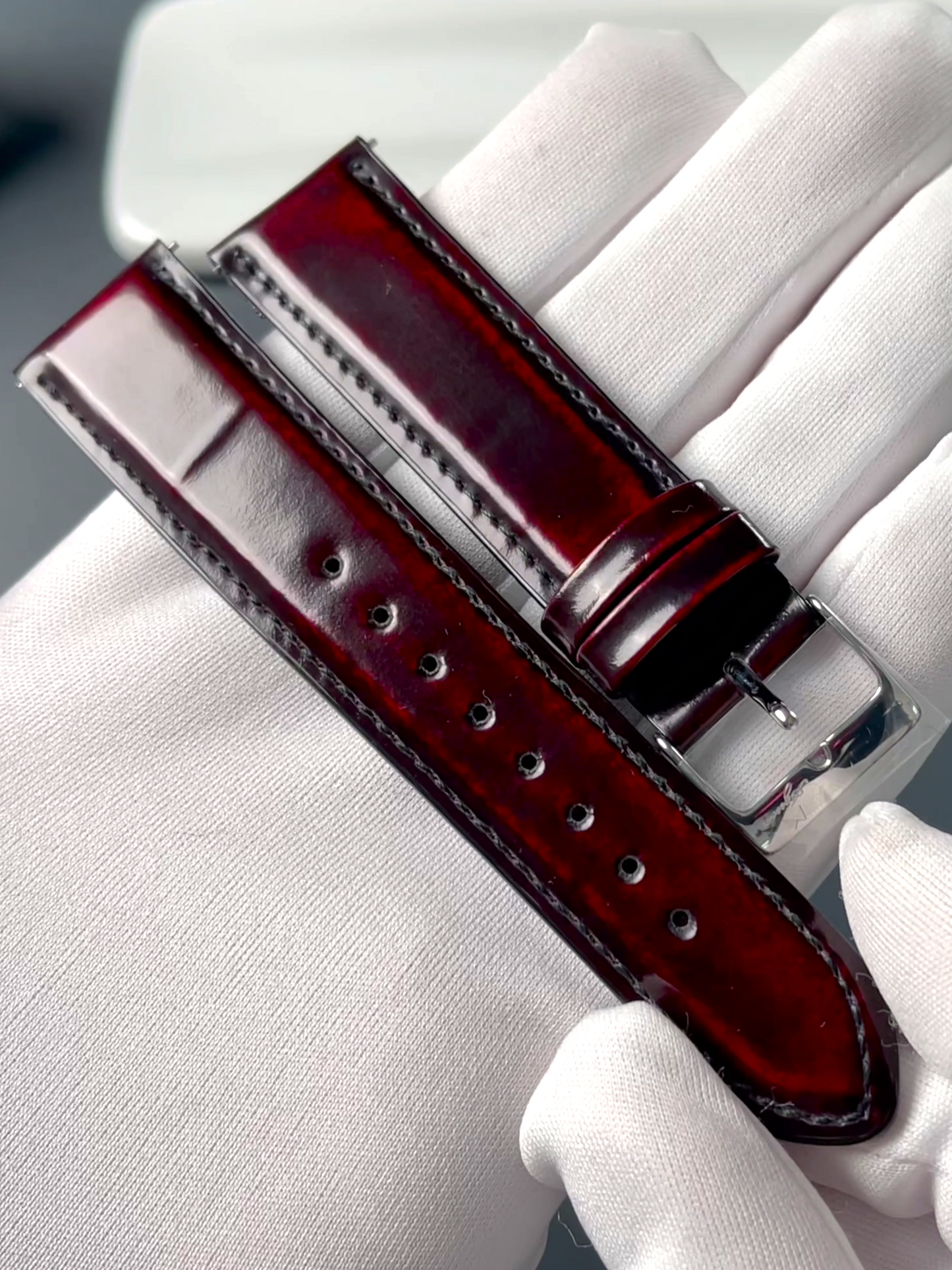 Exclusive calfskin strap 20mm burgundy-black