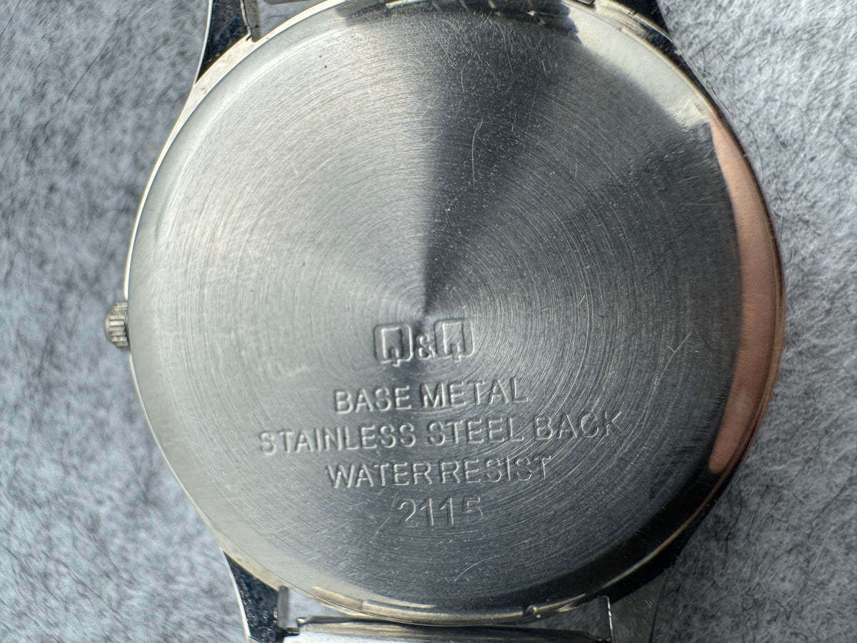 Q&Q Falcon 2115 - JDM Quartz with Date - Citizen Sub-brand from Japan