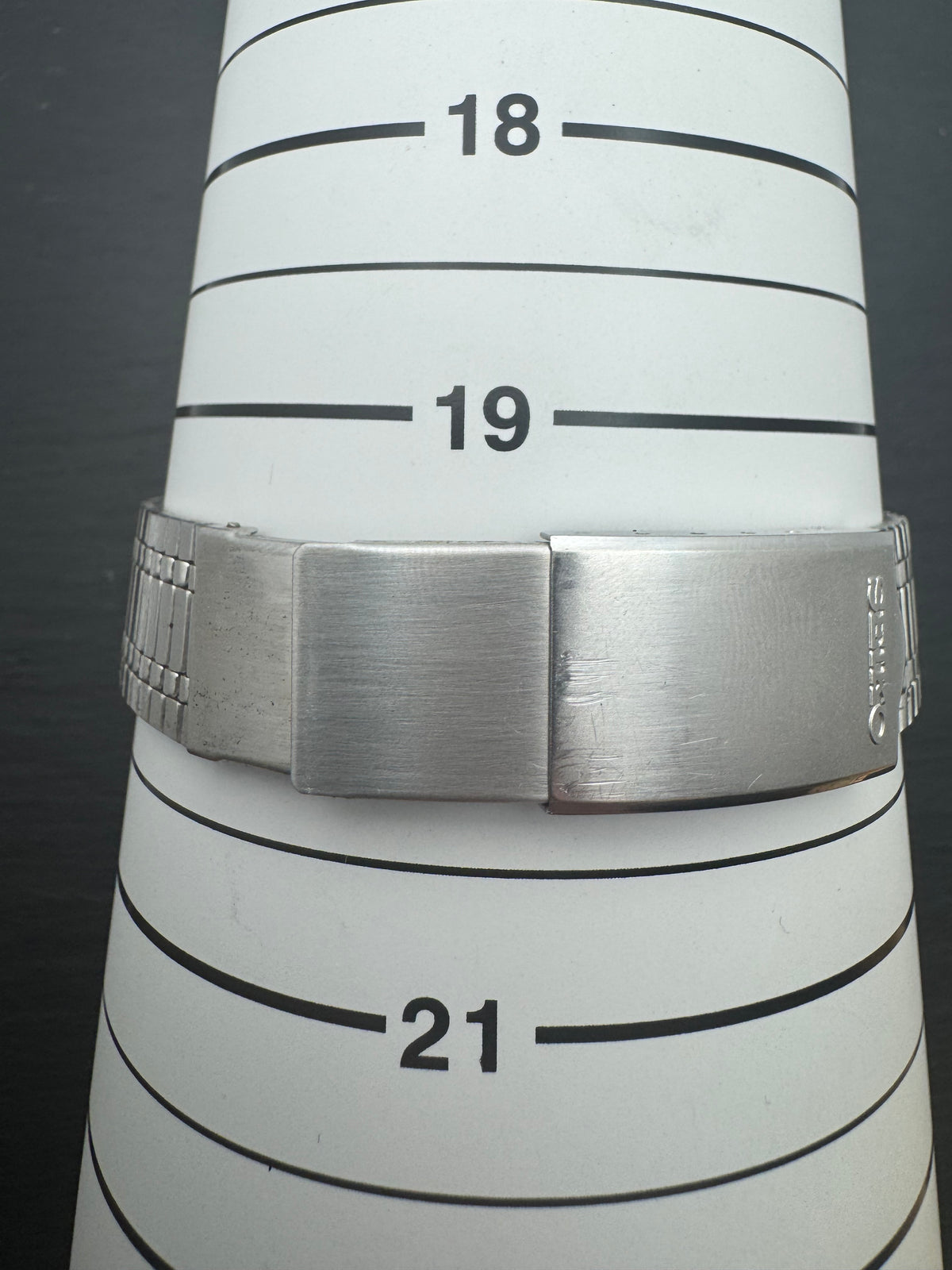 Seiko Quartz Type II – Ref. 4623-8030 – Caliber 4623, Daini Seikosha – green gradient dial – January 1977