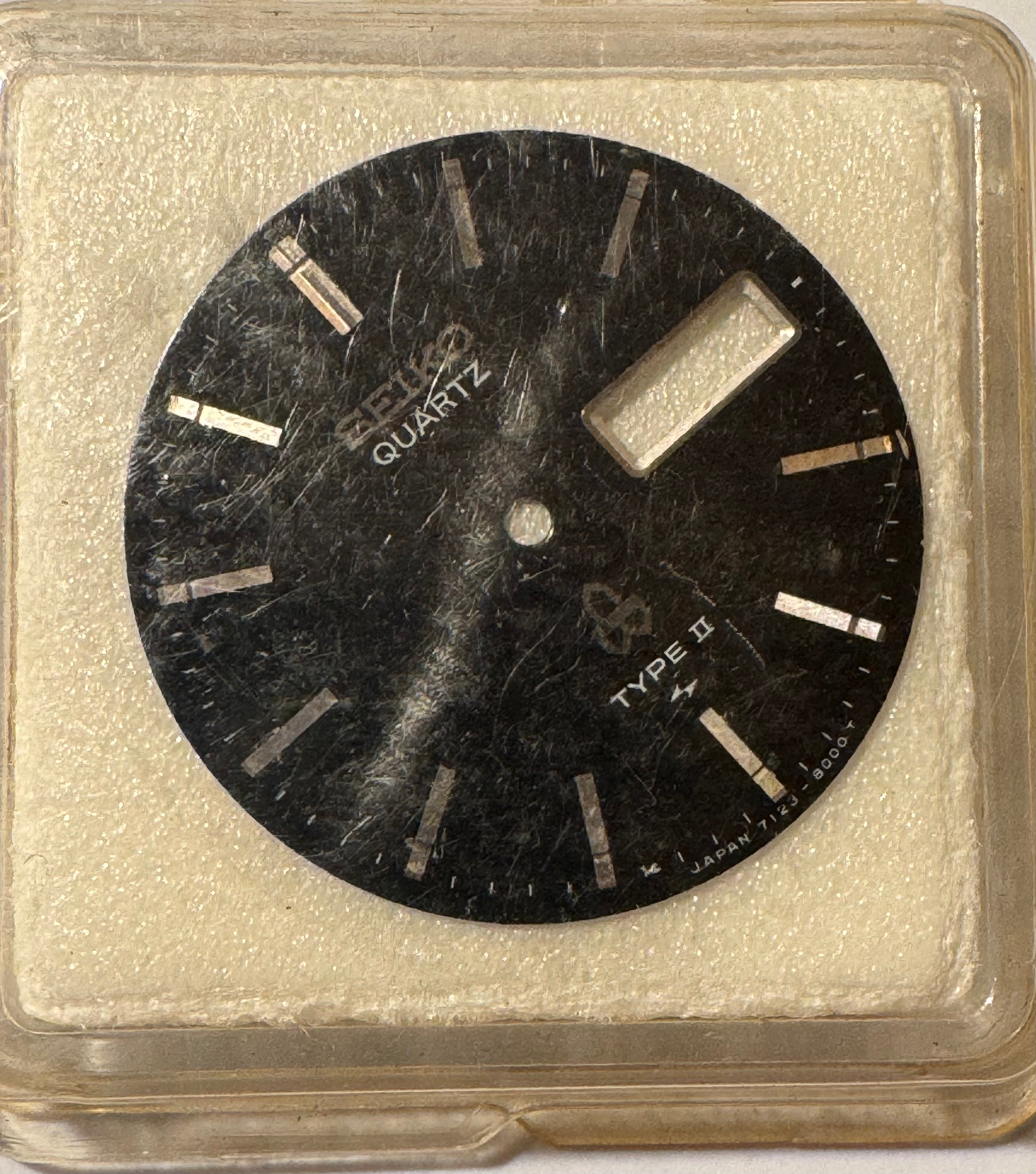 Seiko Original Dial 7123-8000 (Quartz, TYPE II) – NOS – Japanese