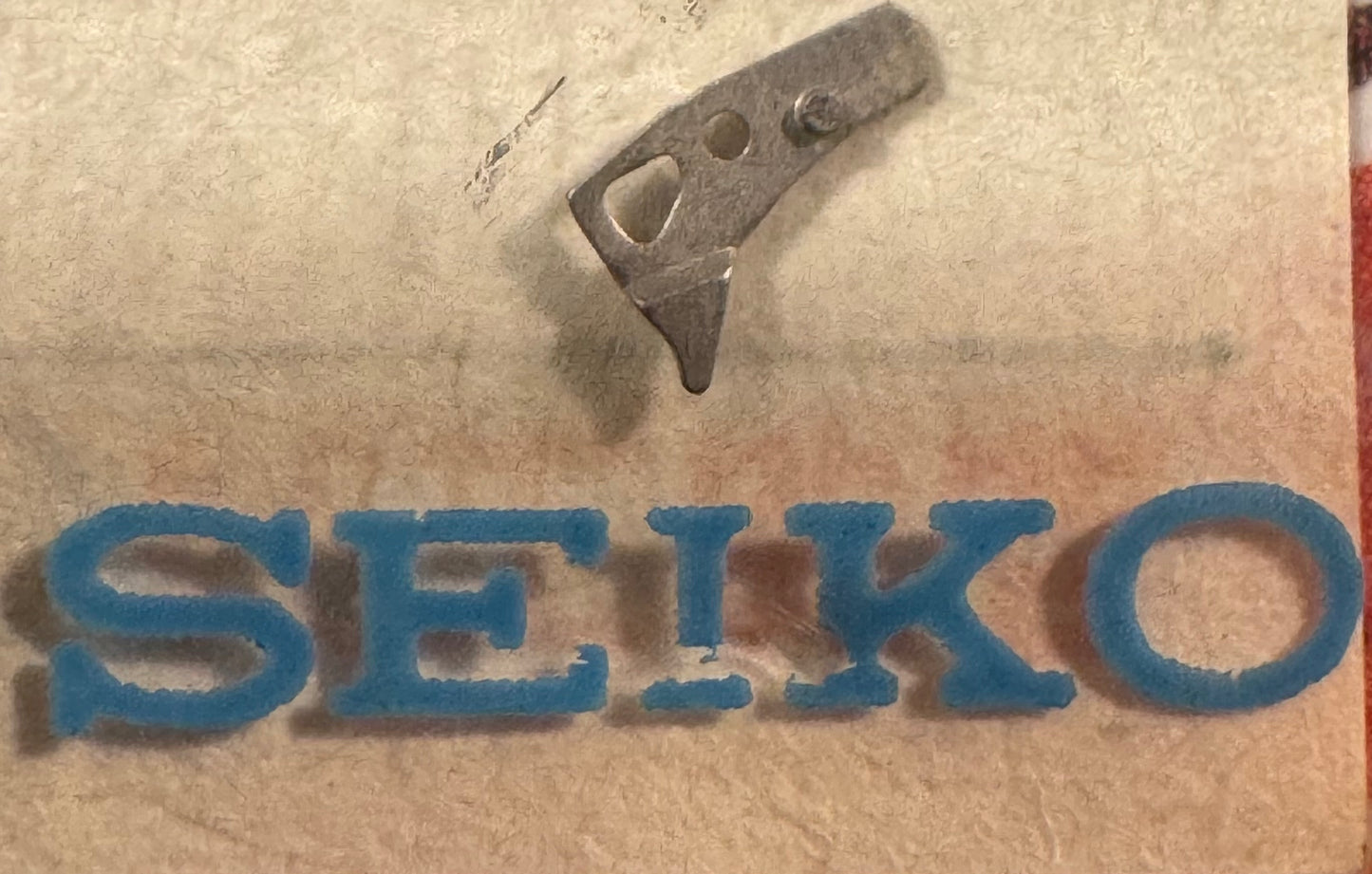 Pièce détachée Seiko n° 383040 pour calibre 4312A (1 pièce) – levier de réglage (Tiretto) – NOS