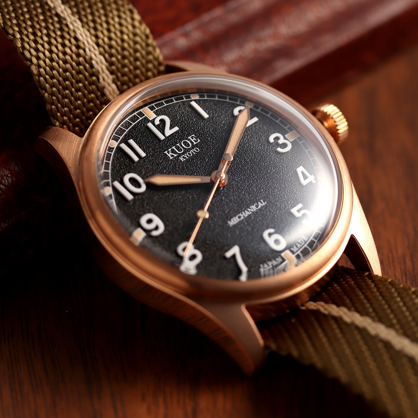 KUOE OLD SMITH 90-002 38 mm Bronze, Black Dial, Khaki x Beige