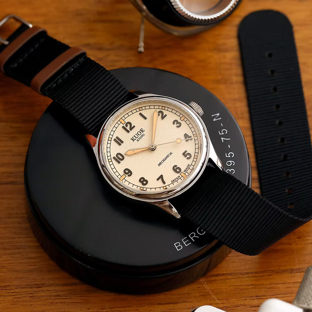 KUOE OLD SMITH 90-002 38 mm (Set mit Natoarmband Khaki+Black)