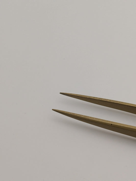 ANEX No.222 Messingpinzette 140 mm, antimagnetisch – kratzschonend für Batterien und Werksteile | Made in Japan (Tsubame-Sanjo)