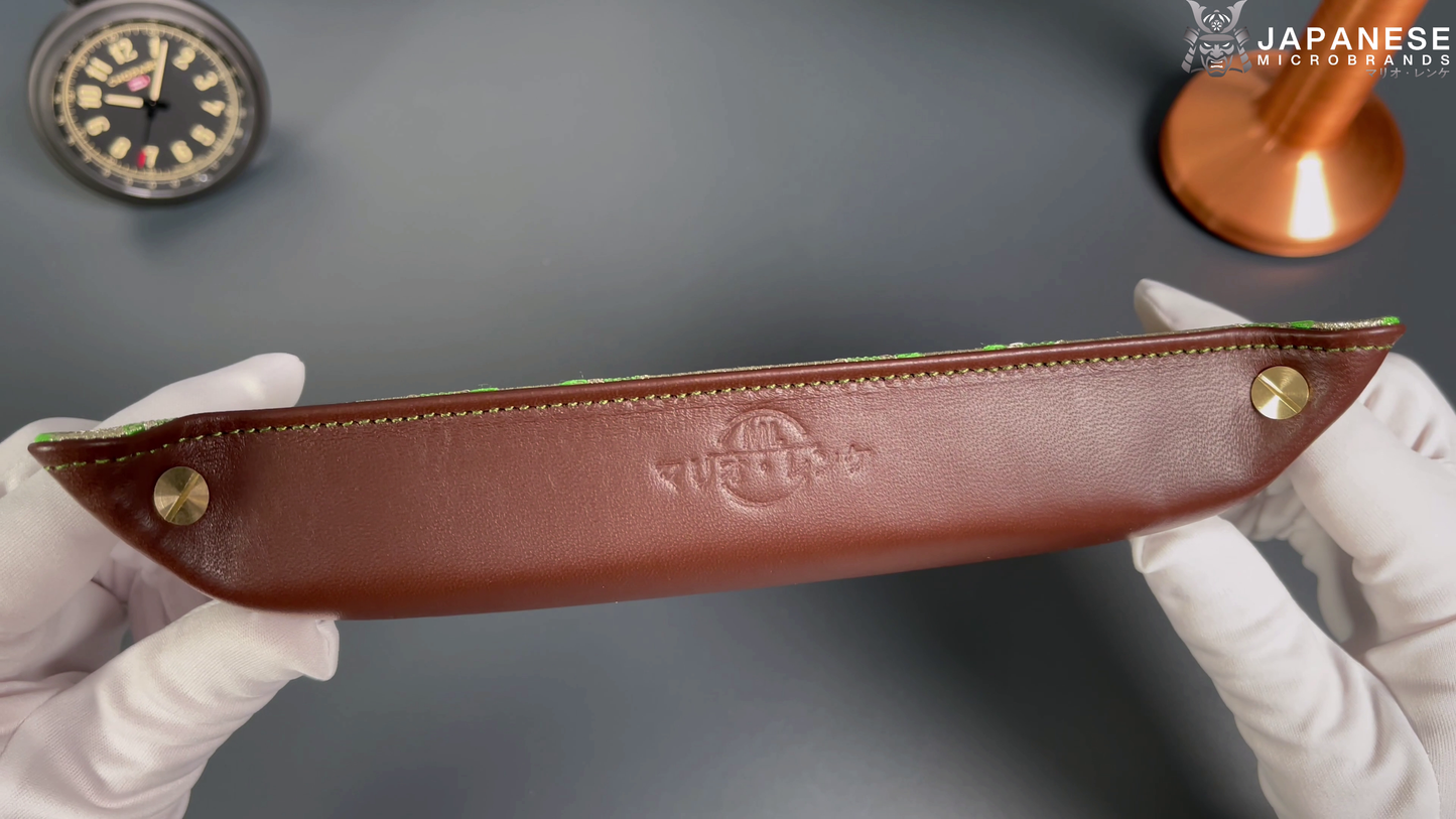 Plateau exclusif pour montres et bijoux – Pièces uniques réalisées à la main à partir de tissus de kimono japonais originaux, modèle Japon, motif écailles de poisson or et vert, 24 x 12 cm