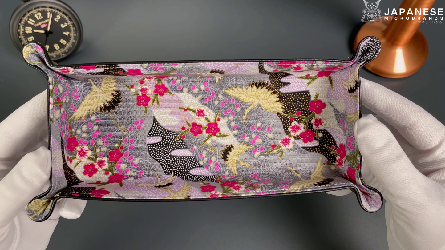 Plateau exclusif pour montres et bijoux – Pièces uniques fabriquées à la main à partir de tissus de kimonos japonais originaux, motif Branches du Japon bleu et blanc 24 x 12