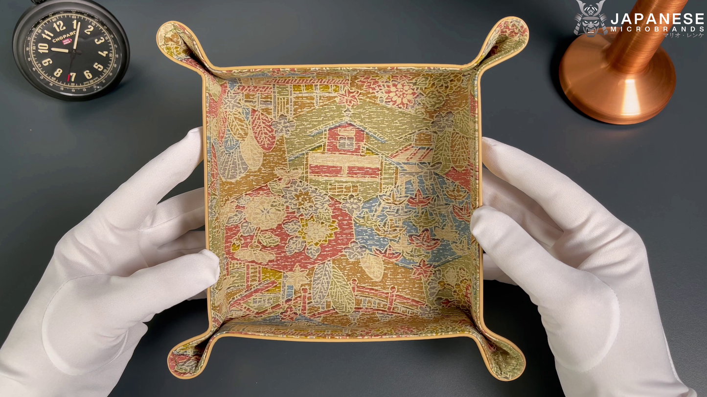 Plateau exclusif pour montres et bijoux – pièces uniques fabriquées à la main à partir de tissus de kimonos japonais originaux, modèle Paysage japonais pastel, 20 x 20