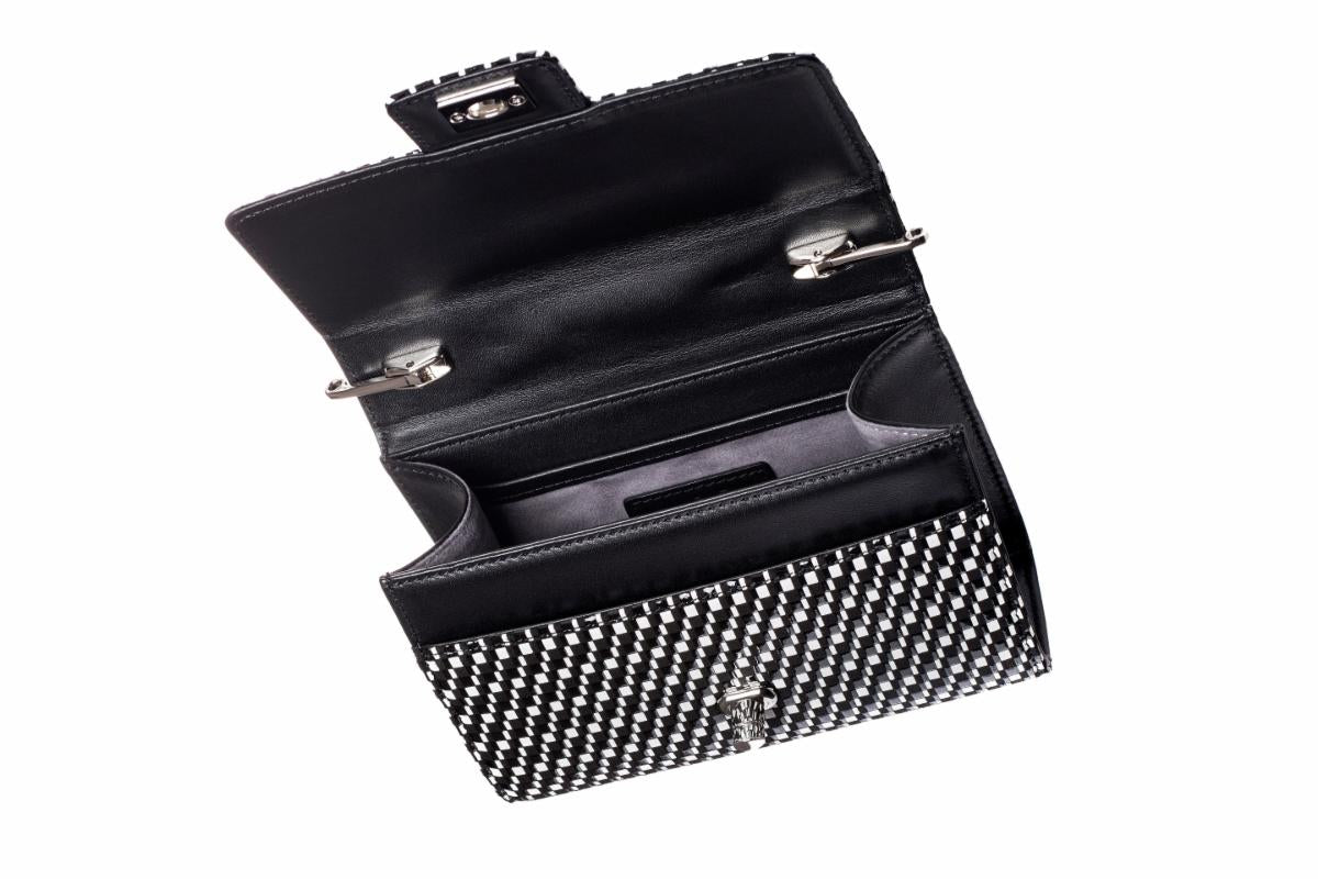 INDEN Cross-Body Bag Rectangle „Rippleal“ – BK x WH