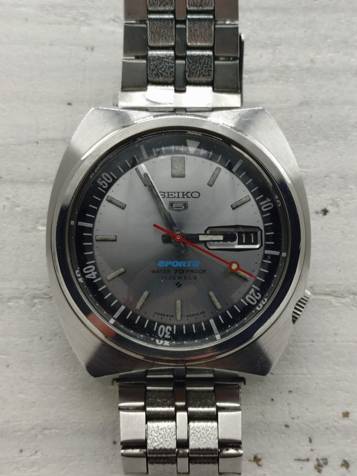 Seiko 5 Sports 6119-6020 – Calibre 6119, 21 rubis, Suwa Seikosha – lunette interne via la couronne, « Water 70 Proof » – novembre 1968 – fraîchement révisée