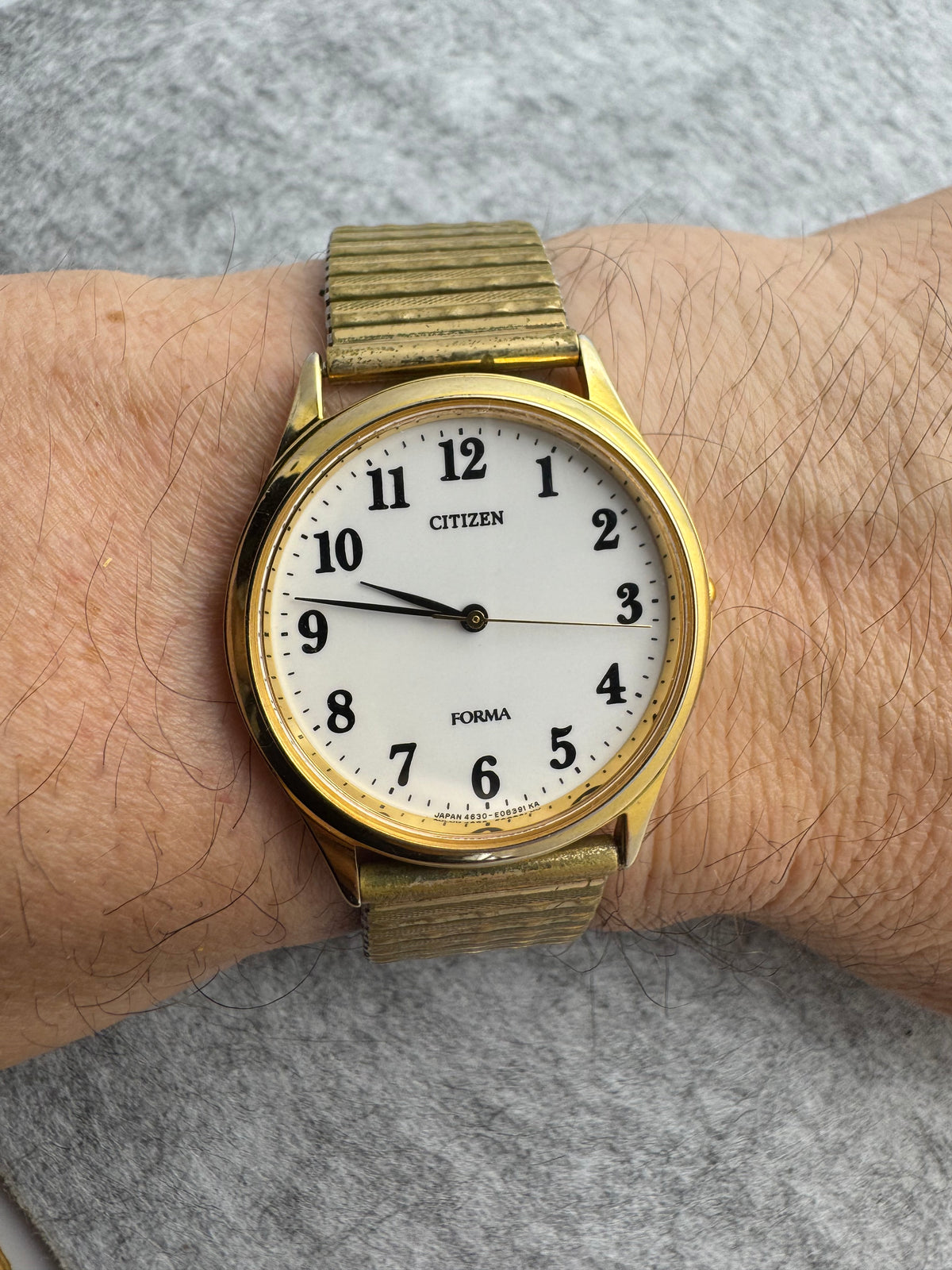 Citizen Forma – October 1986 - slim quartz dress watch, gold-tone – Caliber 4631