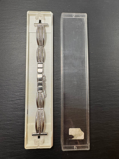 TOEI CROWN WGP – Vintage Ornamental Link Band with Stretch Center, 18mm, White Gold Look, with Box (Japan)