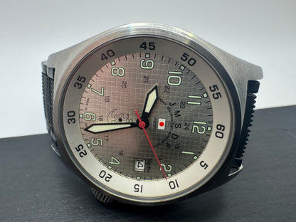 Kentex JSDF S455M – Japan Maritime Self-Defense Force Toolwatch mit strukturiertem Zifferblatt