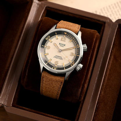 KUOE SOMBRERO 90-011, 38 mm, Ivory Linen Textured Dial, 20 BAR Wasserdicht