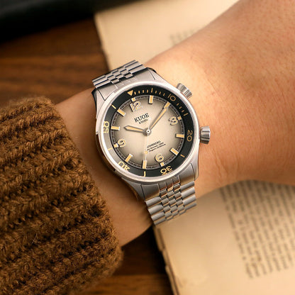 KUOE SOMBRERO 90-011, 38 mm, Gradation Linen Textured Dial, 20 BAR Wasserdicht