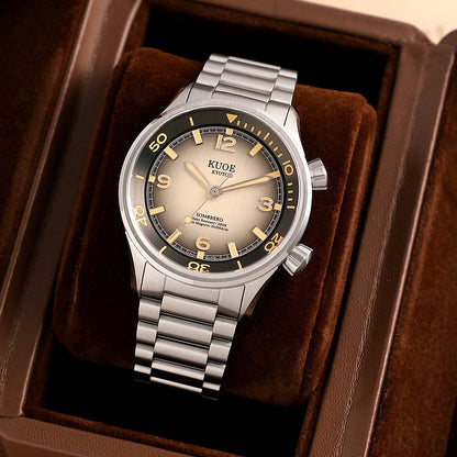 KUOE SOMBRERO 90-011, 38 mm, Gradation Linen Textured Dial, 20 BAR Wasserdicht