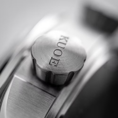 SOMBRERO 90-011, Gradation Navy, Linen Textured Dial, 20 BAR Water Resistant