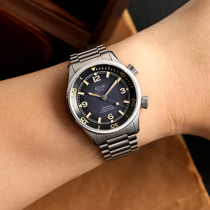 SOMBRERO 90-011, Gradation Navy, Linen Textured Dial, 20 BAR Water Resistant