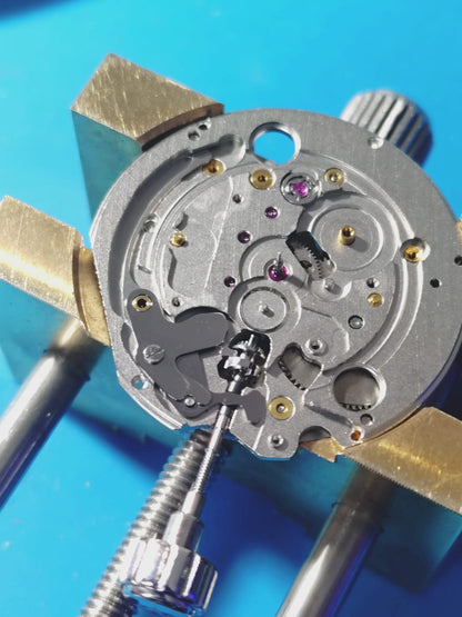 Rarity: TAKUMiSM Shinshu TEC0100W – No. 145 of 150 – built by Japanese master watchmakers – practically unobtainable in Europe