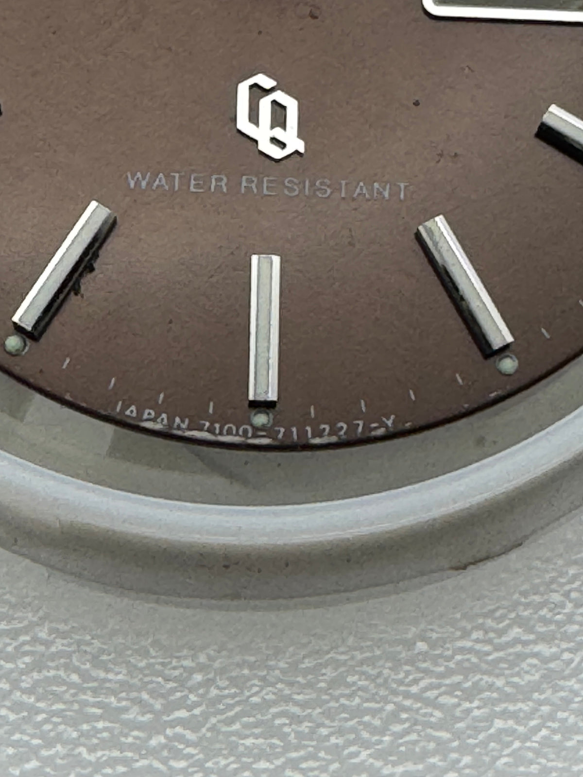 Citizen Quartz — Cadran 7100-711227-Y, marron (NOS)
