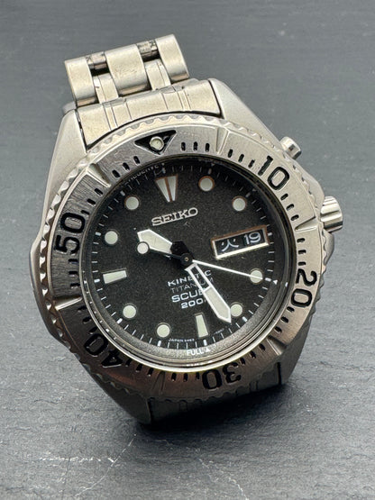 Seiko Kinetic Titanium Scuba 200 m – Ref. 5M63-0B40 – Caliber 5M63, titanium, diver's bezel – June 2006