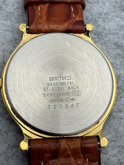 Seiko SX Quarz Ref. 5Y31-8A00 – Februar 1987 – flaches bicolores Gehäuse