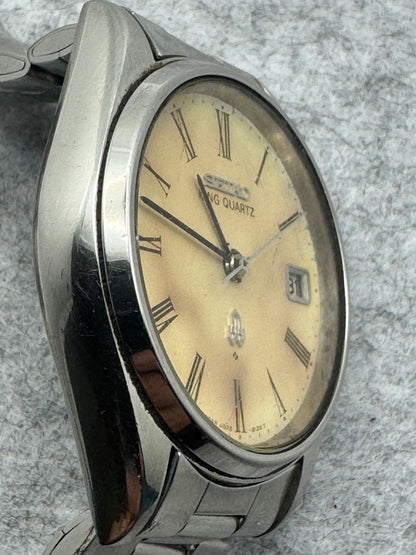 Seiko King Quartz 4822-8110 – April 1977 – römische Ziffern, cremefarbenes Zifferblatt – Originalarmband