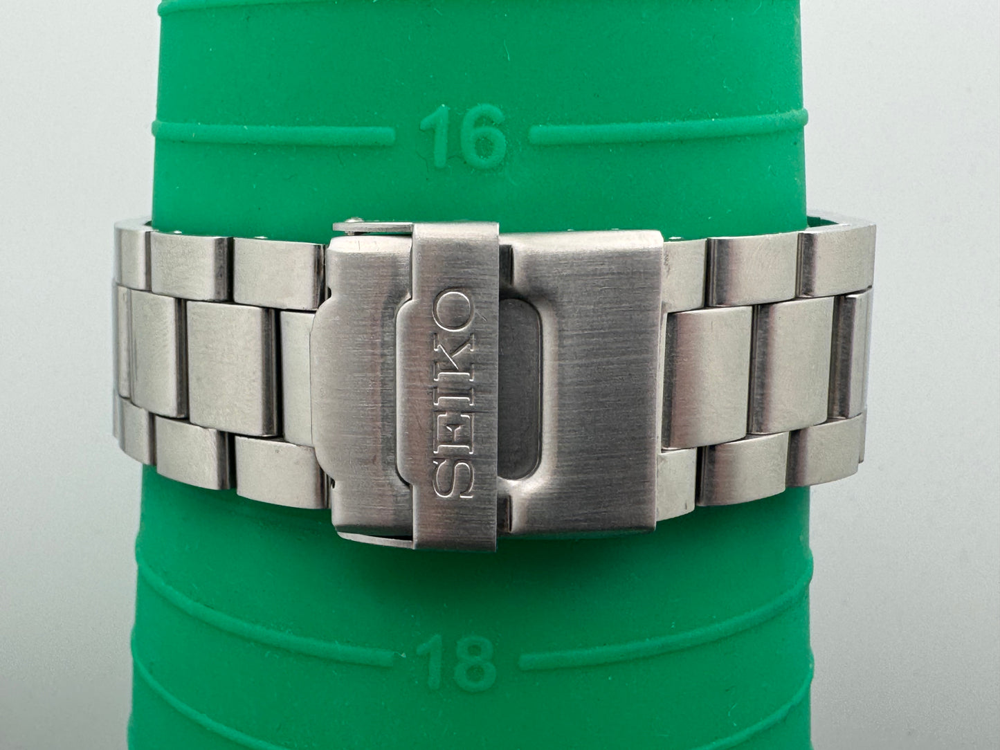 Seiko Chronograph 7T62-0CV0 (Japan, August 2005)