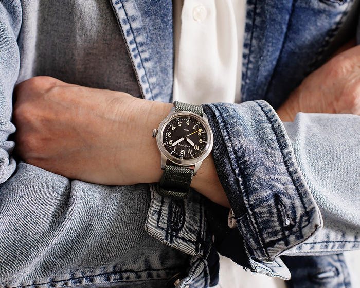 Outline Military Typ 1950 - Black - 12H
