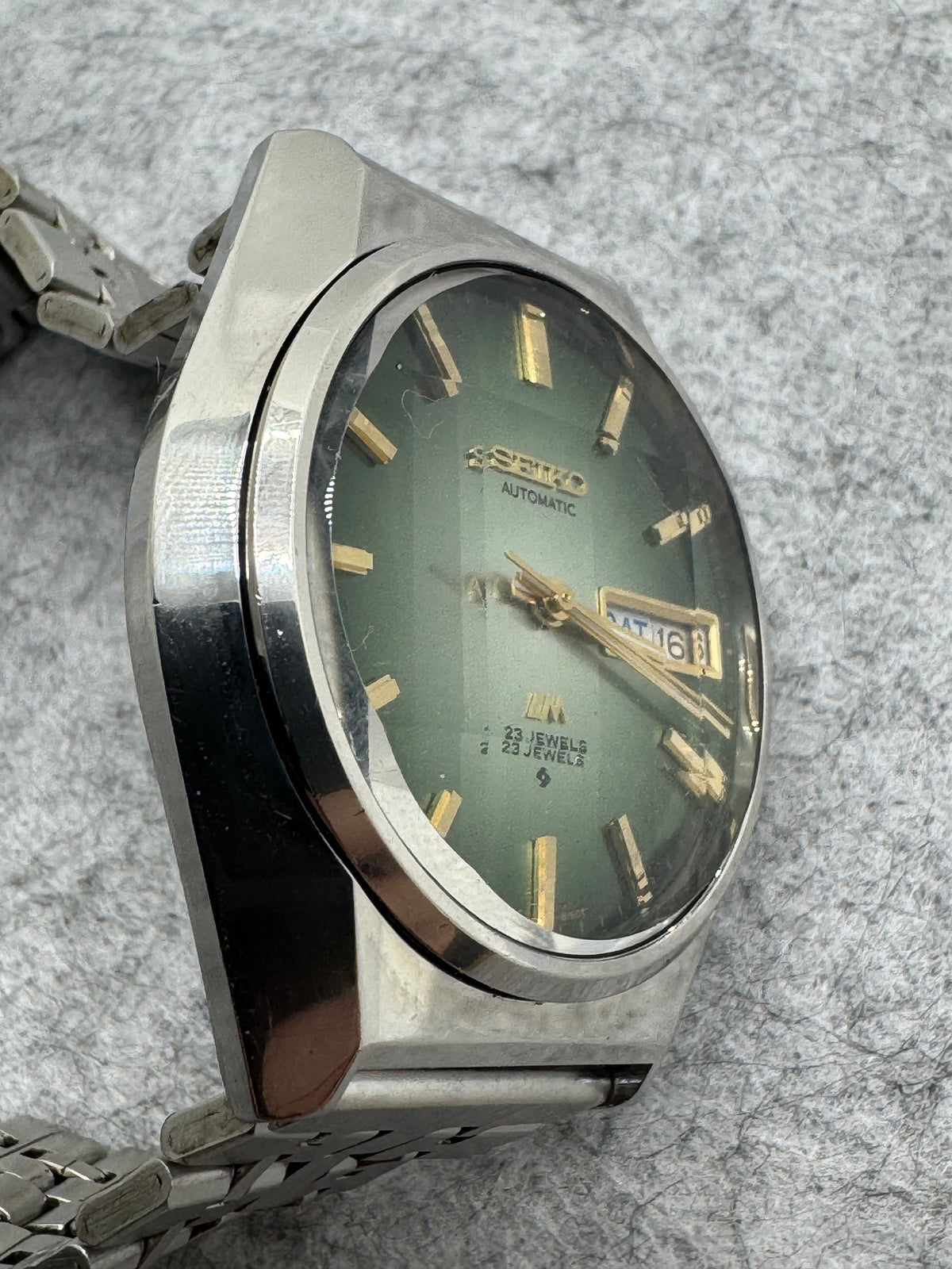 Seiko Lord Matic 5606-8110 – Automatic – July 1975 – green textured dial – freshly serviced