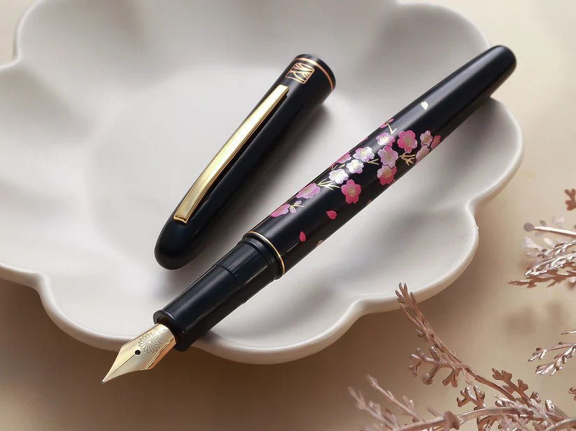 Kuretake Kindai Maki-e – Sakura Haru Kaze