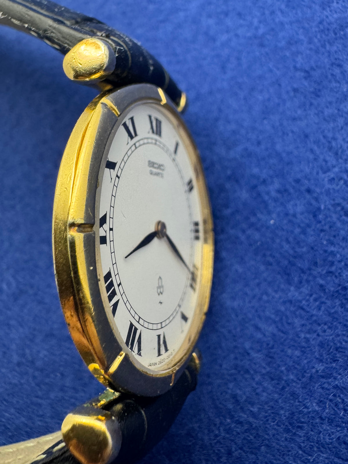 Seiko Quartz 2620-0010 – June 1979 – Cal. 2620 from Daini Seikosha – Roman numerals, only 6.2mm thin