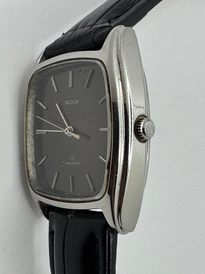 Ricoh Riquartz Vintage Dress Watch – Cushion Case – Black Dial – 1970er Jahre / Japan