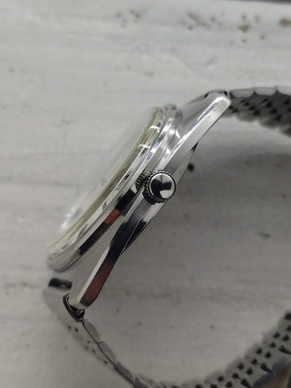 Seiko Lord Matic 5606-7130 – Caliber 5606, 25 jewels, Suwa Seikosha – Linen dial, monocoque case – July 1970 – freshly serviced