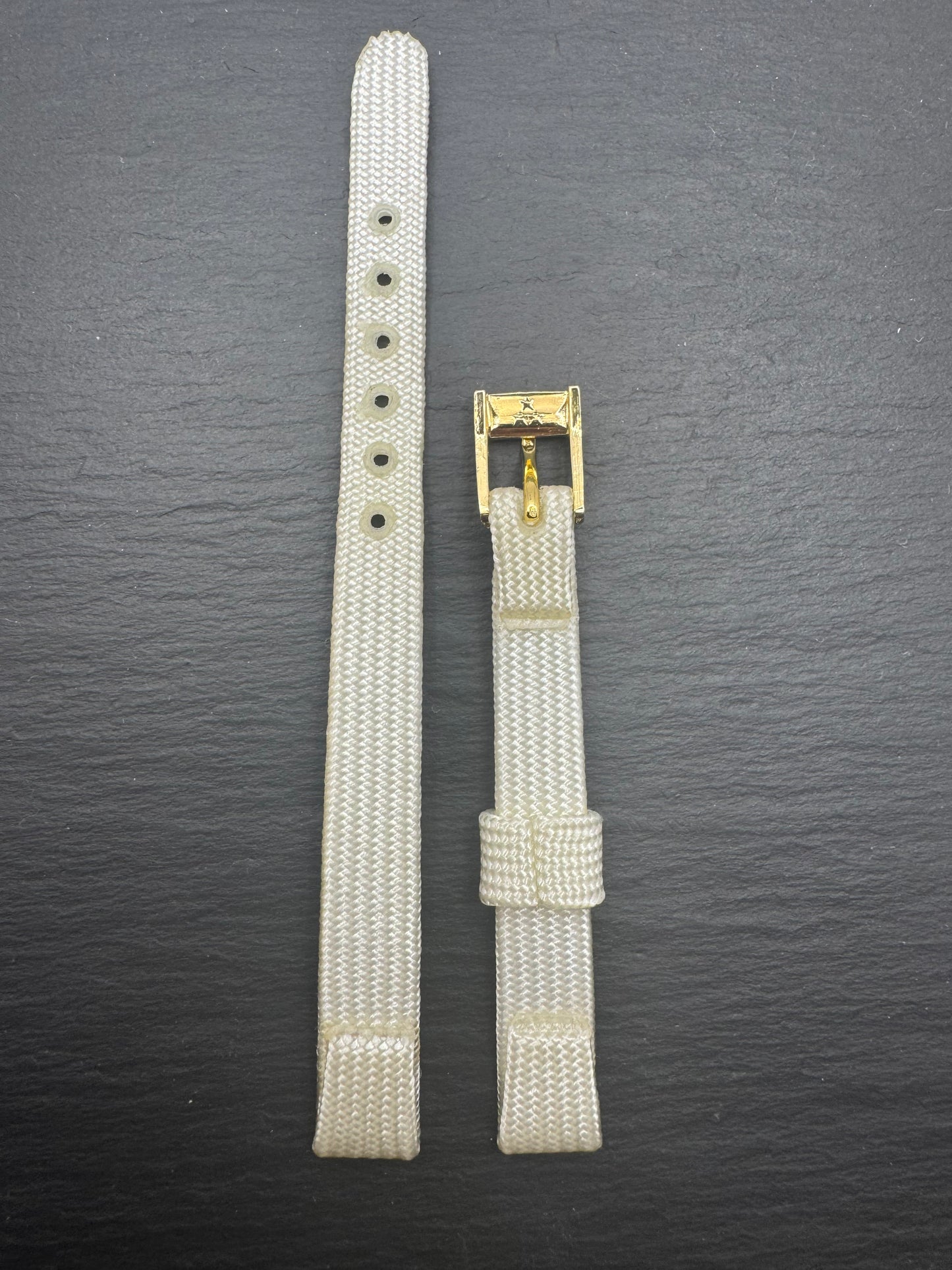 Vintage NOS Textil-Armband in Creme/Weiß, 9,5 mm, goldfarbene Schließe, mit Box (Japan)