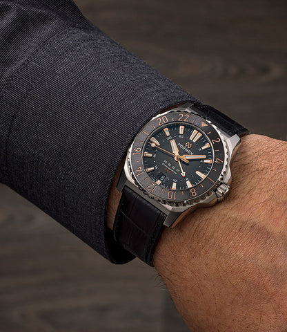 Formex REEF GMT Automatik COSC 300M "Schwarz/Vergoldet" 42mm