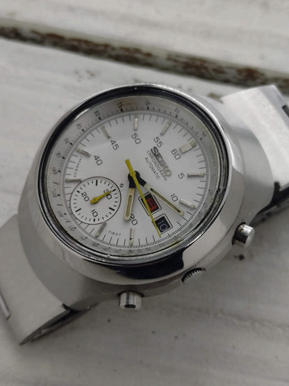Seiko 6139 "Helmet" Automatic Chronograph – very rare white variant with yellow indices – fully serviced (2026) – original Seiko steel bracelet – non-model-correct case back