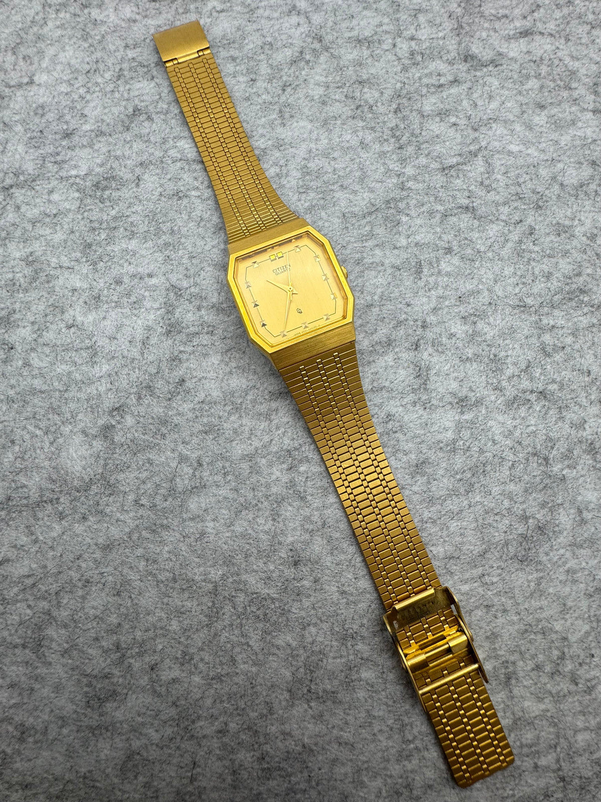 Citizen Quarz – April 1987 – achteckiges Gehäuse, goldfarben – ungetragen mit Originalarmband