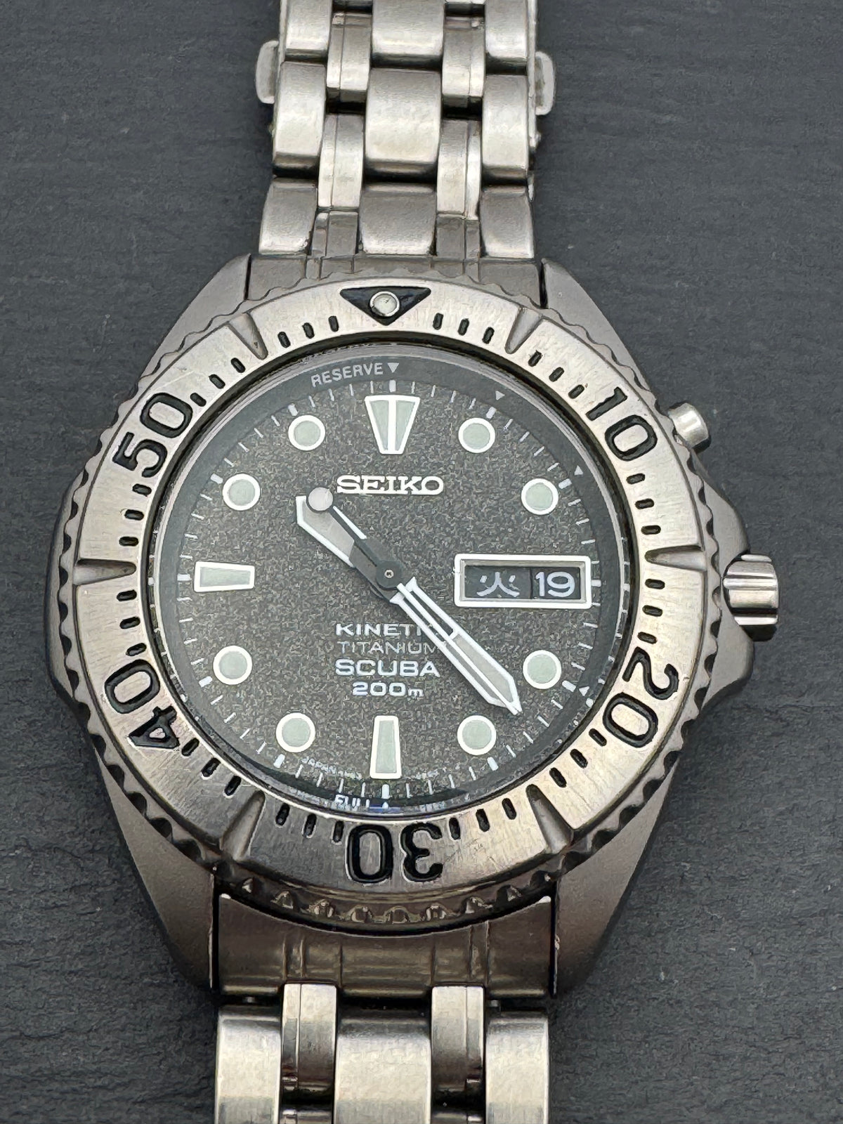 Seiko Kinetic Titanium Scuba 200 m – Ref. 5M63-0B40 – Caliber 5M63, titanium, diver's bezel – June 2006